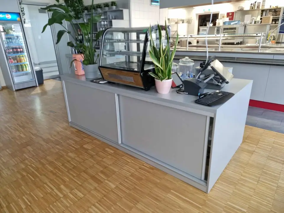 Reštaurácie, bary a hotely